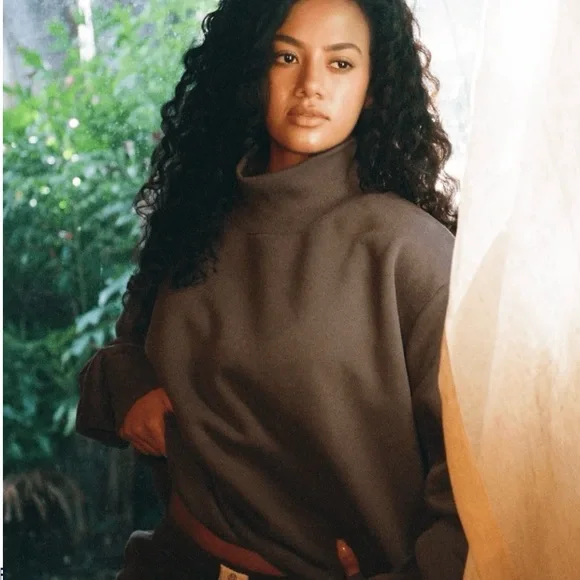 NWT Parke Fleece Turtleneck Sweatshirt in Midnight Charcoal dark gray - Picture 2 of 5